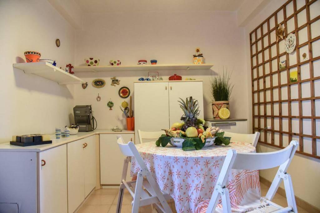 La Terrazza Di Alcino Apartment Torre Canne Bagian luar foto